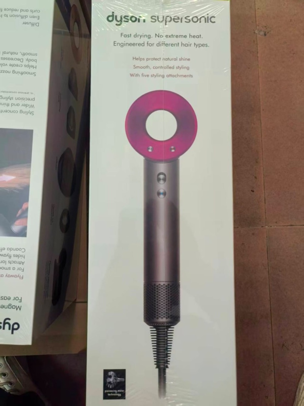 Dyson White and Black Product Packaging Label - Picture 7 of 8